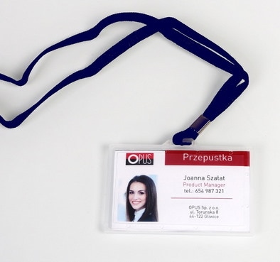 Identyfikator z taśmą na karty plastikowe - O.BADGE HOLDER - 55 x 90 mm - 50 sztuk