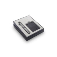 Parker Urban Metro Metallic CT, zestaw prezentowy pióro wieczne metaliczne matowe z chromowanymi wykończeniami i czarne etui na karty płatnicze