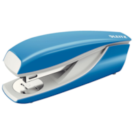 Zszywacz średni, metalowy Leitz, jasnoniebieski, 10 lat gwarancji, 30 kartek