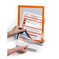 DURAFRAME A4  Samoprzylepna ramka informacyjna z uchylną przednią stroną, op. 10 szt. pomarańczowy